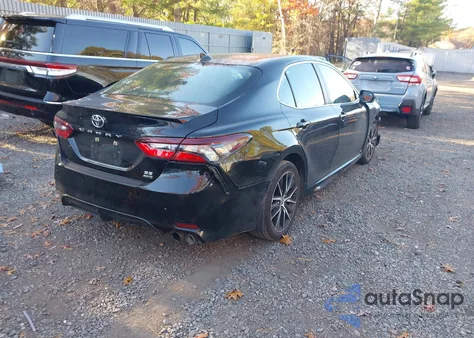 2024 Toyota Camry Se z USA, uszkodzony, nr VIN 4T1G11BK0RU111455